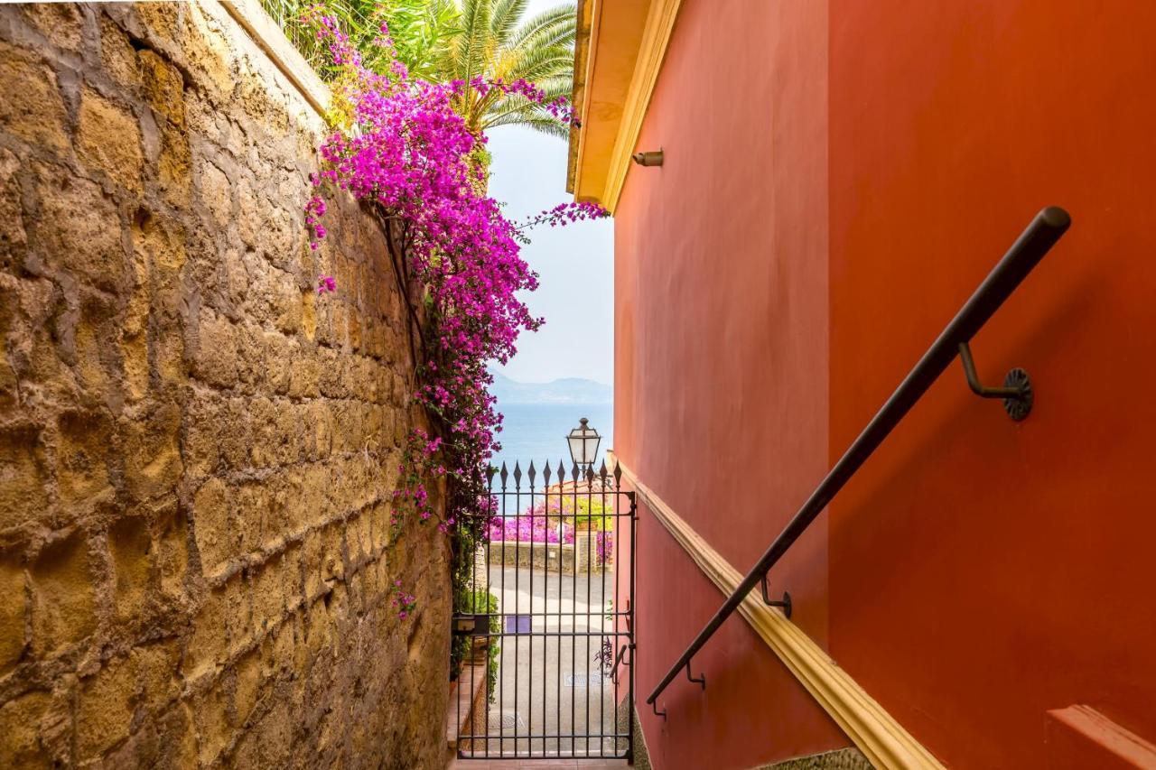 Villa Dolcevita With Parking By Napoliapartments Nápoles Exterior foto
