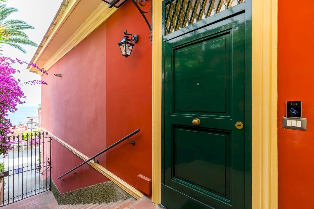 Villa Dolcevita With Parking By Napoliapartments Nápoles Exterior foto
